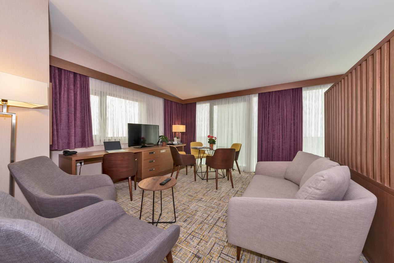 איסטמבול Land Park Hotel מראה חיצוני תמונה